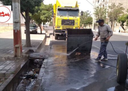 شستشو و ضدعفونی باکس‌های زباله در حوزه شهرداری مرند