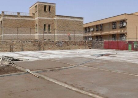 احداث زمین چمن مصنوعی در بازار چشمه علی آغاز شد