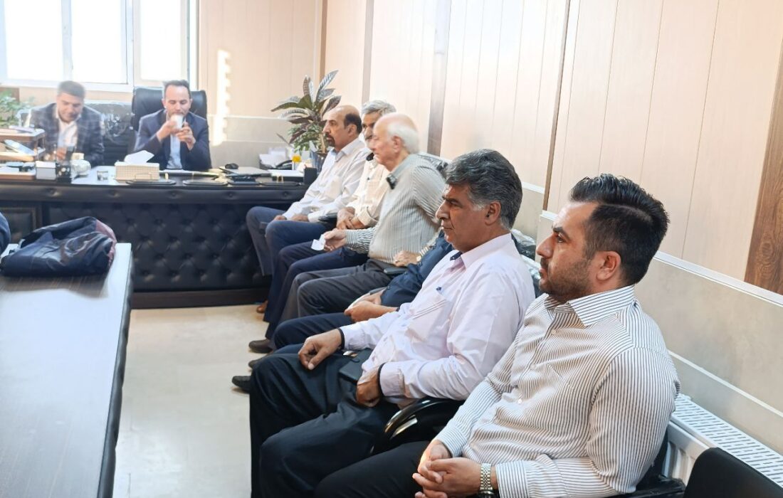 نشست هم‌اندیشی اعضای ستاد دکتر پزشکیان در شهرداری نظرلو