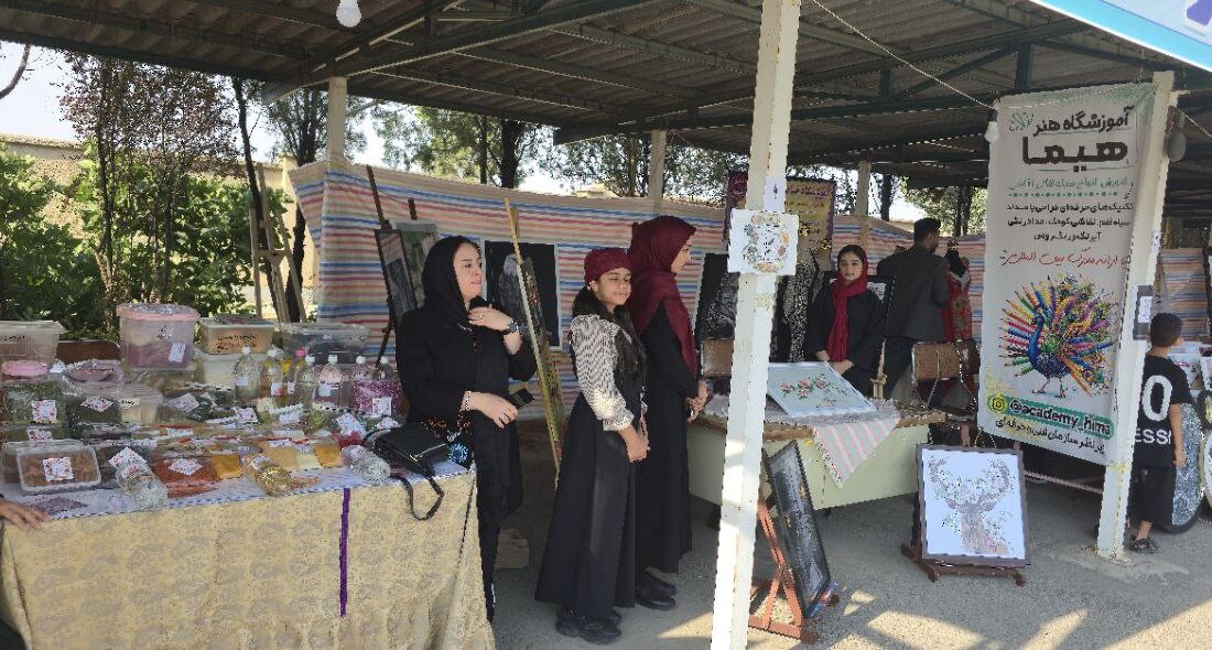 افتتاح نمایشگاه تولیدات خانگی، محصولات محلی و صنایع دستی در شهرستان شبستر