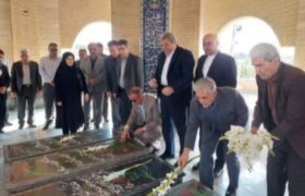 ادای احترام رئیس سازمان بهزیستی کشور به مقام شامخ شهدای میانه+عکس