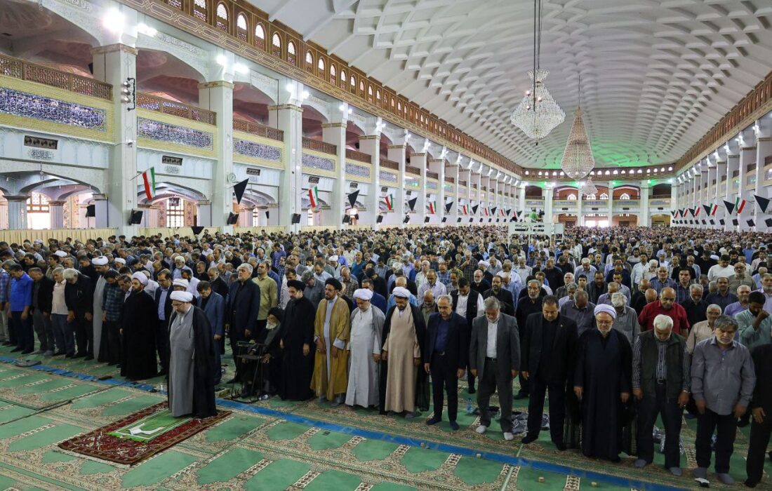 خاموشی لوسترهای مصلای به دستور امام جمعه تبریز