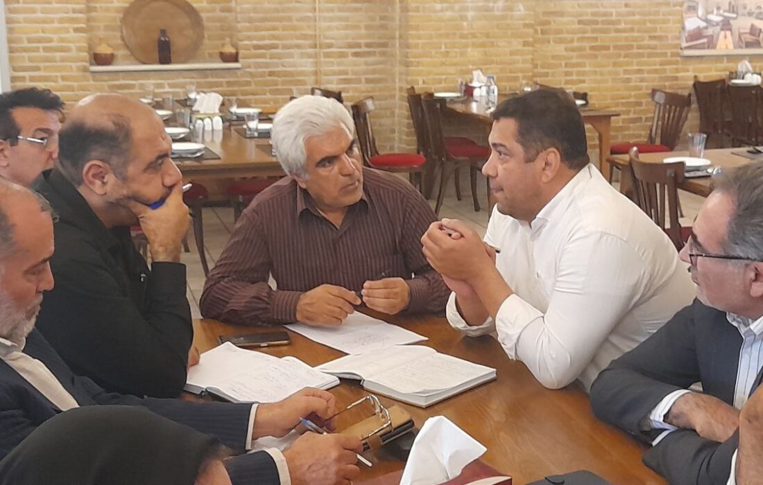 جلسه بررسی مسائل و مشکلات تأمین آب شهرها و روستاهای شهرستان مرند