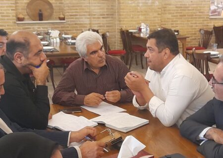 جلسه بررسی مسائل و مشکلات تأمین آب شهرها و روستاهای شهرستان مرند