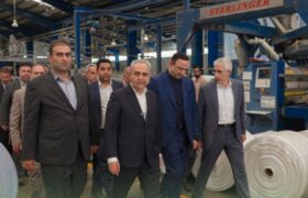 بازدید دبیر شورای عالی مناطق آزاد کشور و استاندار آذربایجان شرقی از شرکت پاراپلاستیک ارس