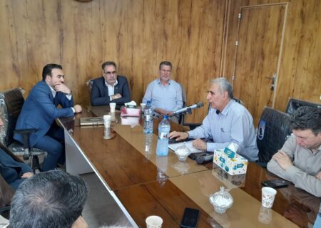 فرماندار مرند: مشکل دانش آموزان خانواده زندانیان با توانمندسازی آنان رفع می‌شود