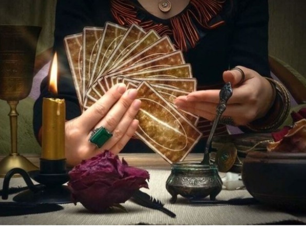 به جای فالگیری، والذاریات بخوانید/ هیچ کس نمی‌تواند بخت کسی را ببندد/ حکم جادوگری در دین ارتداد است
