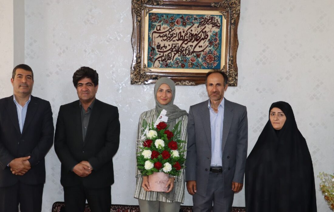 تجلیل از رتبه برتر کنکور سراسری بستان آباد