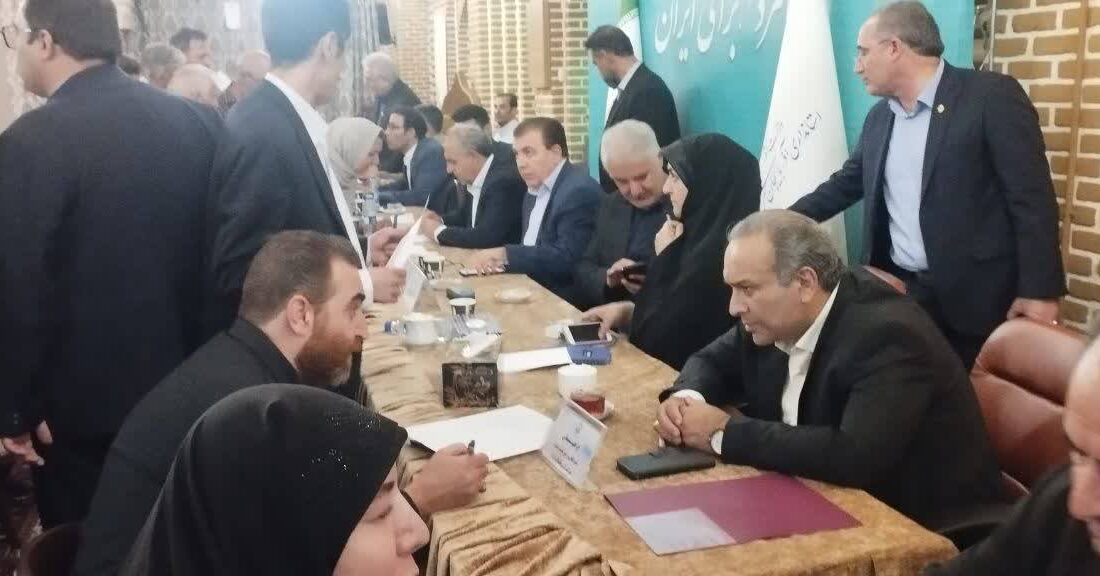 حضور مدیرعامل آبفا در میز خدمت مردمی به منظور پاسخ‌گویی مستقیم به مشکلات شهروندان