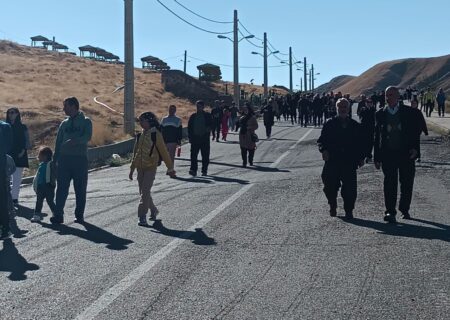 همایش پیاده روی وکوهروی خانوادگی در شهرستان مرند برگزار شد  