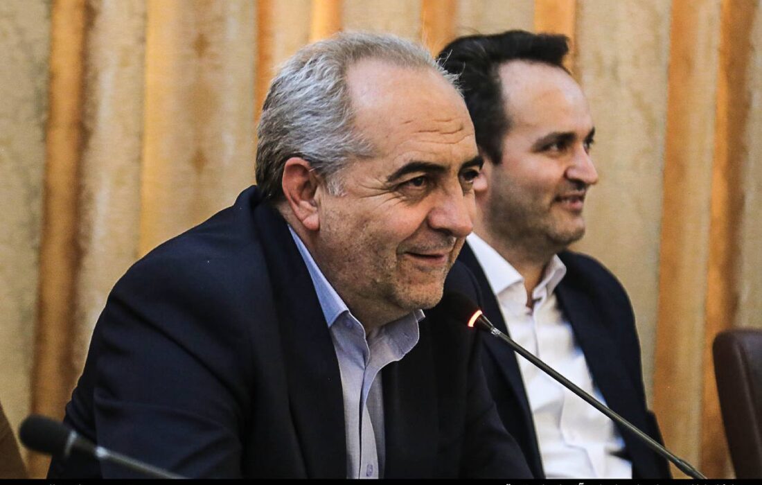بر عهد خود با ایثارگران و فرزندان شهدا ایستادهام