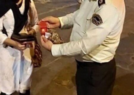 صحت عمل مأمور پلیس پاکدست میانه ای در بازگرداندن کیف پول گمشده