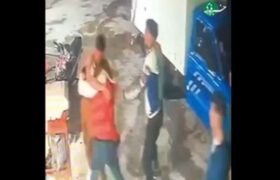تصاویری از ضربات وحشیانه قمه‌کشان بر سر یک جوان