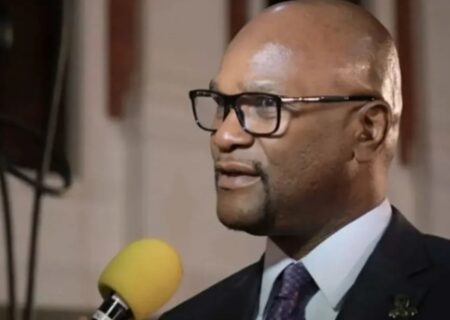 سفیر آفریقای جنوبی در فرانسه جان باخت