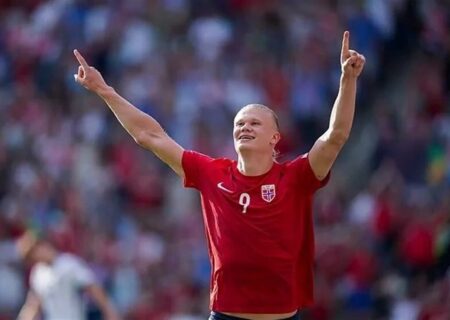 پایان بازی‌های ملی در اروپا با پیروزی فرانسه، انگلیس و پرتغال/ پوکر هالند در بازی ۱۲ گُله