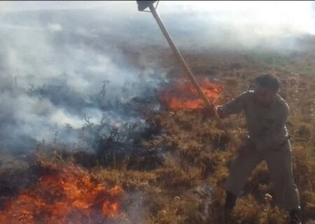 مهار آتش‌سوزی گسترده در مراتع روستای جهیزدان سراب