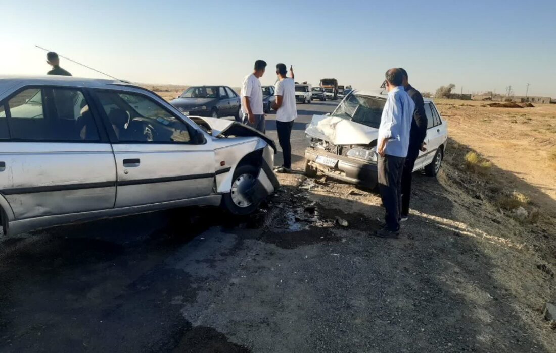 برخورد پراید با پژو در بناب با ۷ مصدوم