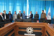 اهدای حکم سفیران صلح به دکتر علی آجودان زاده