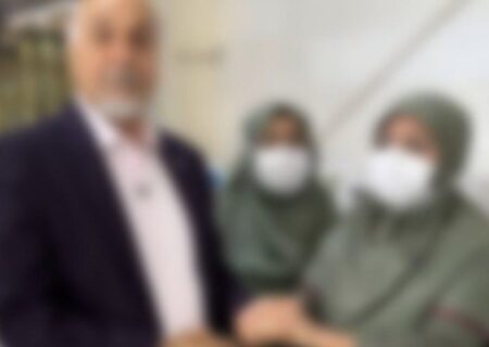 واکنش خبرنگار تبریزی بر بوسه کارآفرین مرد بر وست کلرگر زن مشهدی