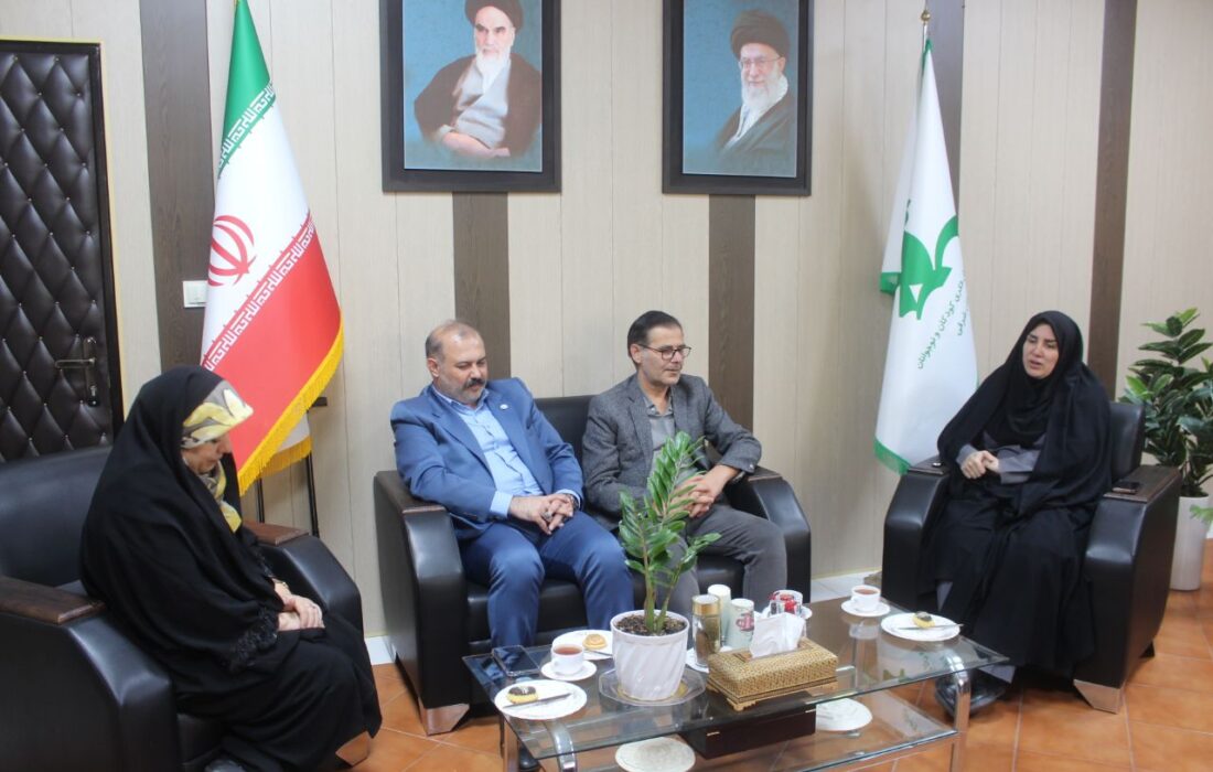 دیدار معاونت استانها و شهرستانهای کشور مؤسسه بین‌المللی سفیران صلح با مدیرکل کانون پرورش فکری کودکان و نوجوانان آذربایجان شرقی 