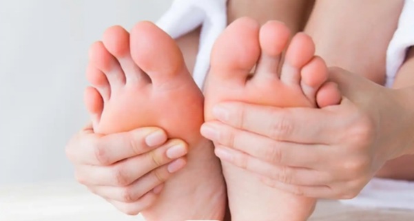 علت سردی و یخ کردن پاها چیست؟