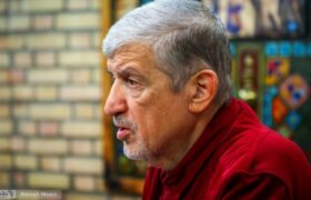 همین‌ها به سفارتخانه‌ها یورش بردند، زنان بدون حجاب زیادی در مراسم تشییع فرماندهان شهید اشک ریختند