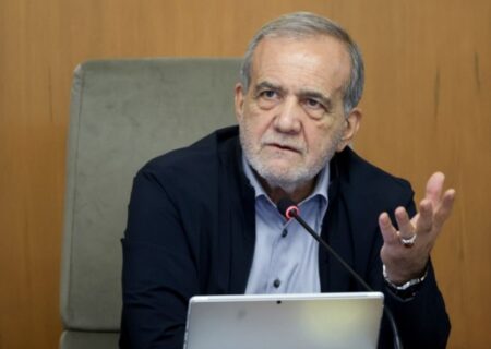 از آمریکا و این تهدیدات نمی‌ترسم/ ما روی طلا خوابیده‌ایم و گرسنه‌ایم!