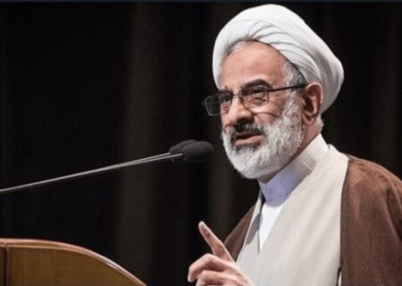 حاجی‌صادقی: بوش پدر گفت با ایران هسته‌ای سکولار مشکل نداریم