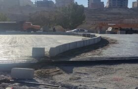 اجرای پروژه جدولگذاری با هدف ساماندهی ترافیکی و ایمنسازی دوربرگردان بلوار دوکمال