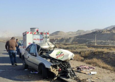 تصادف پژو با تریلی در محور میانه زنجان رنگ خون گرفت/راننده پژو دردم جان باخت