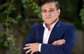 حمله روزنامه اصولگرا به علی تاجرنیا به خاطر استفاده از نام “تاج” برای تیم استقلال