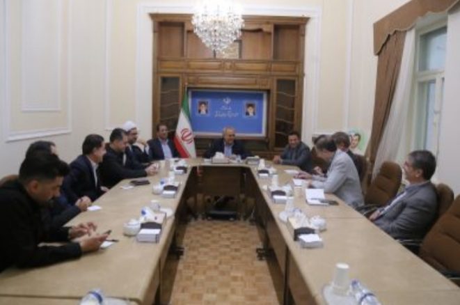 نگاه ما به دانشجویان پدرانه و مسئولانه است