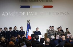 مکرون: جنگها در آینده از فضا آغاز خواهد شد