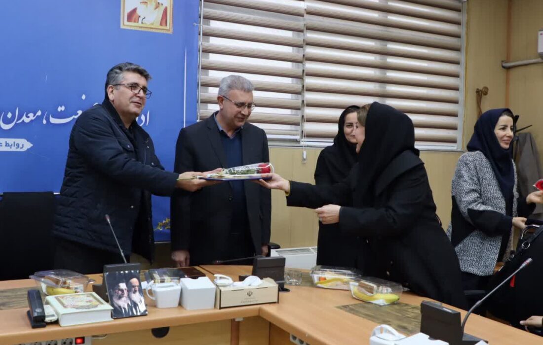 برگزاری مراسم بزرگداشت «روز زن» در اداره‌کل صنعت، معدن و تجارت آذربایجان‌شرقی
