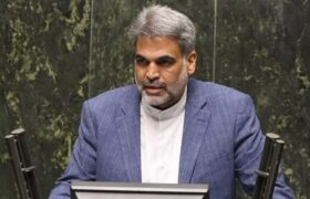 دیروز یک جلسۀ بی‌خود گذاشتیم، ۲ هزار تومان رفت روی دلار!