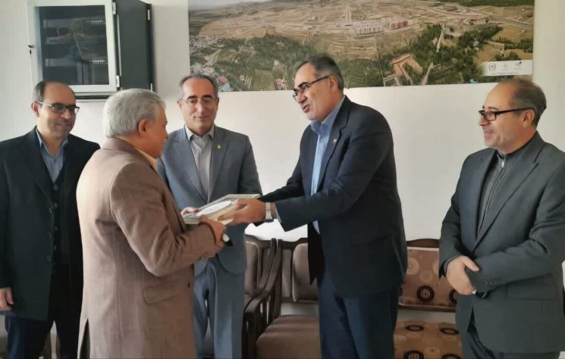 یوسف محسنزاده بهعنوان رئیس جدید بانک ملی مرکزی مرند معرفی شد