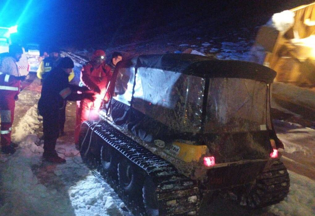 امدادرسانی هلال‌احمر چاراویماق به بانوی مصدوم در روستای ساری‌آغل چاراویماق
