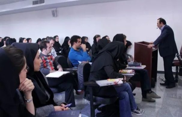 غیبت دانشجویان در امتحانات ترم جاری بدون ارائه مستندات موجه است