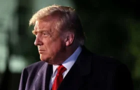 ترامپ: یک ناوگان بزرگ کنار ایران داریم، بزرگ‌تر از ونزوئلا / ایرانی‌ها تماس گرفته‌اند و می‌خواهند توافق کنند