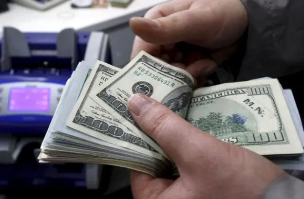 اضطراب بازار ارز در آستانه مذاکرات؛ دلار بالا رفت