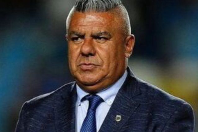 رئیس اتحادیه فوتبال آرژانتین ممنوعالخروج شد