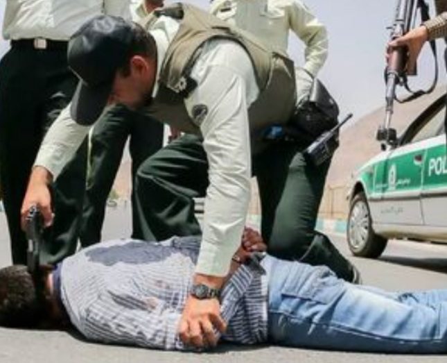 فرمانده انتظامی شاهرود خبر داد: حمله خودروی حامل اتباع غیرمجاز به پلیس