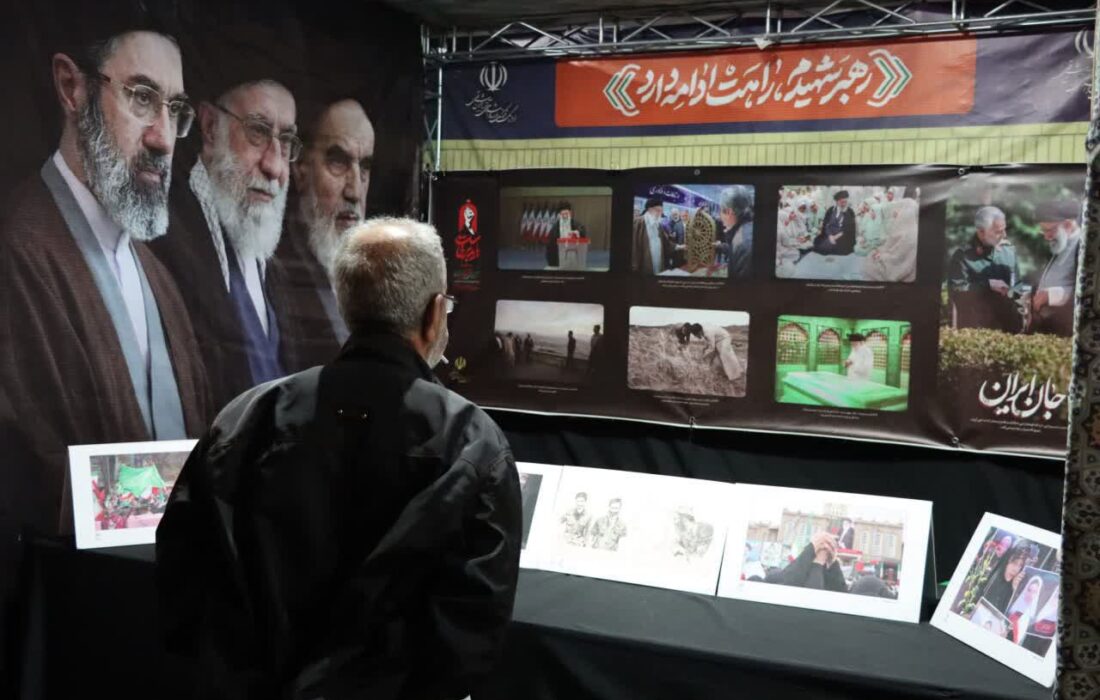 «هنر در خدمت بصیرت؛ نمایشگاه عکس «قائد شهید» در قلب تبریز، روایتگر پیوند جاودان امت و امام»