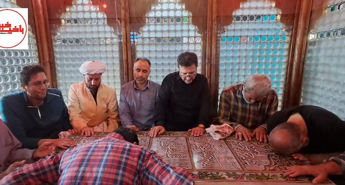 مراسم غبارروبی و عطرافشانی ضریح امامزاده سید احمد (ع) مرند با حضور مسئولان استان
